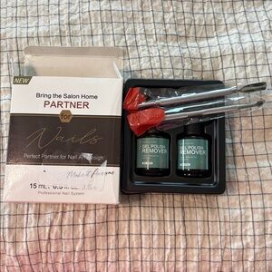 Gel Polish Remover Kit 2 bottles of remover and accessories.